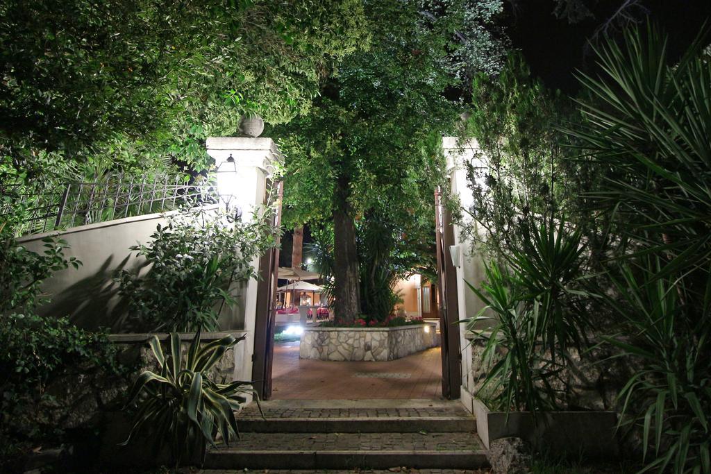 Villa Kappa تيفولي الغرفة الصورة